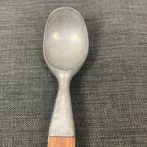 Vintage Vernon Ice Cream Scoop with Wooden Handle - Picture 3 of 9